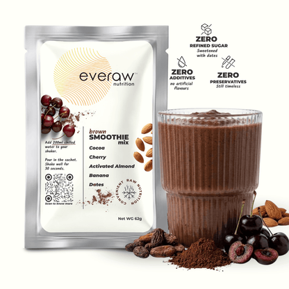 Everaw Brown freeze dried Super Smoothie mix made from real cocoa, cherry and almond, 100% real fruit with no added sugar, no preservatives and no artificial colours, instant healthy smoothie for kids and adults