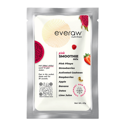 Everaw Pink Super Smoothie mix sachet, freeze dried real fruit smoothie made from strawberry, dragonfruit and raspberry with no added sugar